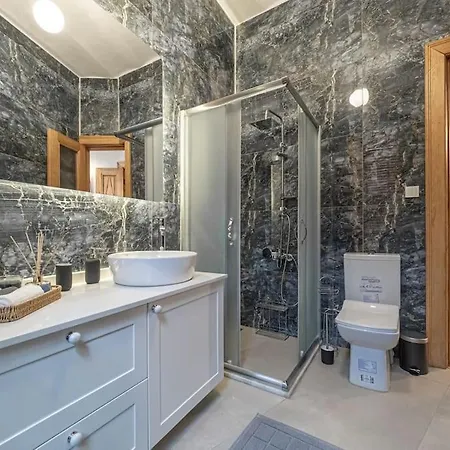 Comelivego Besiktas 2 Apartment *