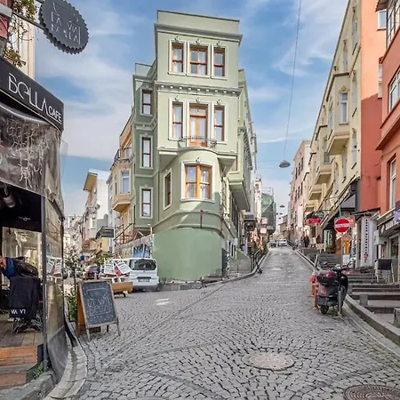 Apartment Comelivego Besiktas 2 *